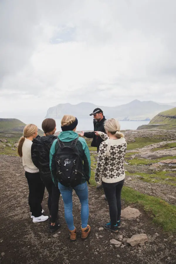 Gongutúrur við bóndanum í Norðradali