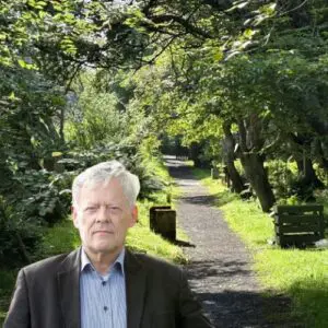 Huldulitt: Søgur úr kirkjugarðinum