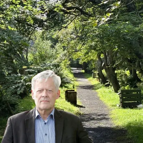 Huldulitt: Søgur úr kirkjugarðinum